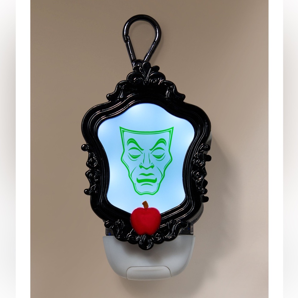 NWT Bath & Body Works Disney Villains Evil Queen Black Mirror Pocketbac Holder